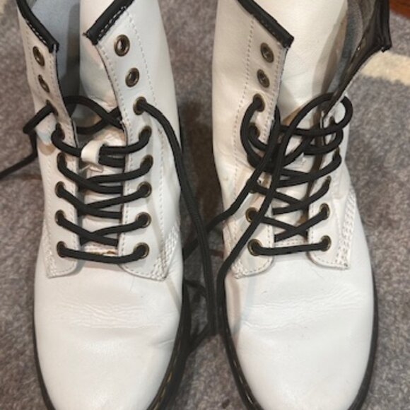 Dr. Martens Air Wair Boots White Woman's Size 6 m - Picture 12 of 14